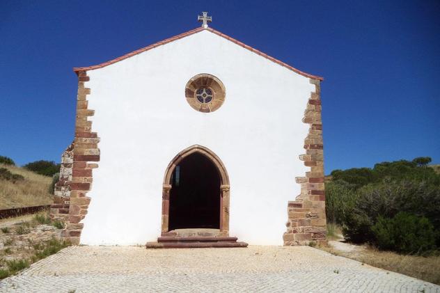 Wild Algarve - chapel
