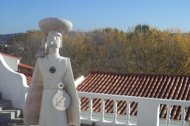 Wild Algarve - statue
