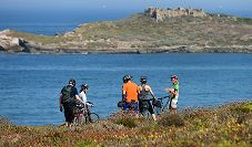 local bike guide explaining the Atlantic coast of portugal