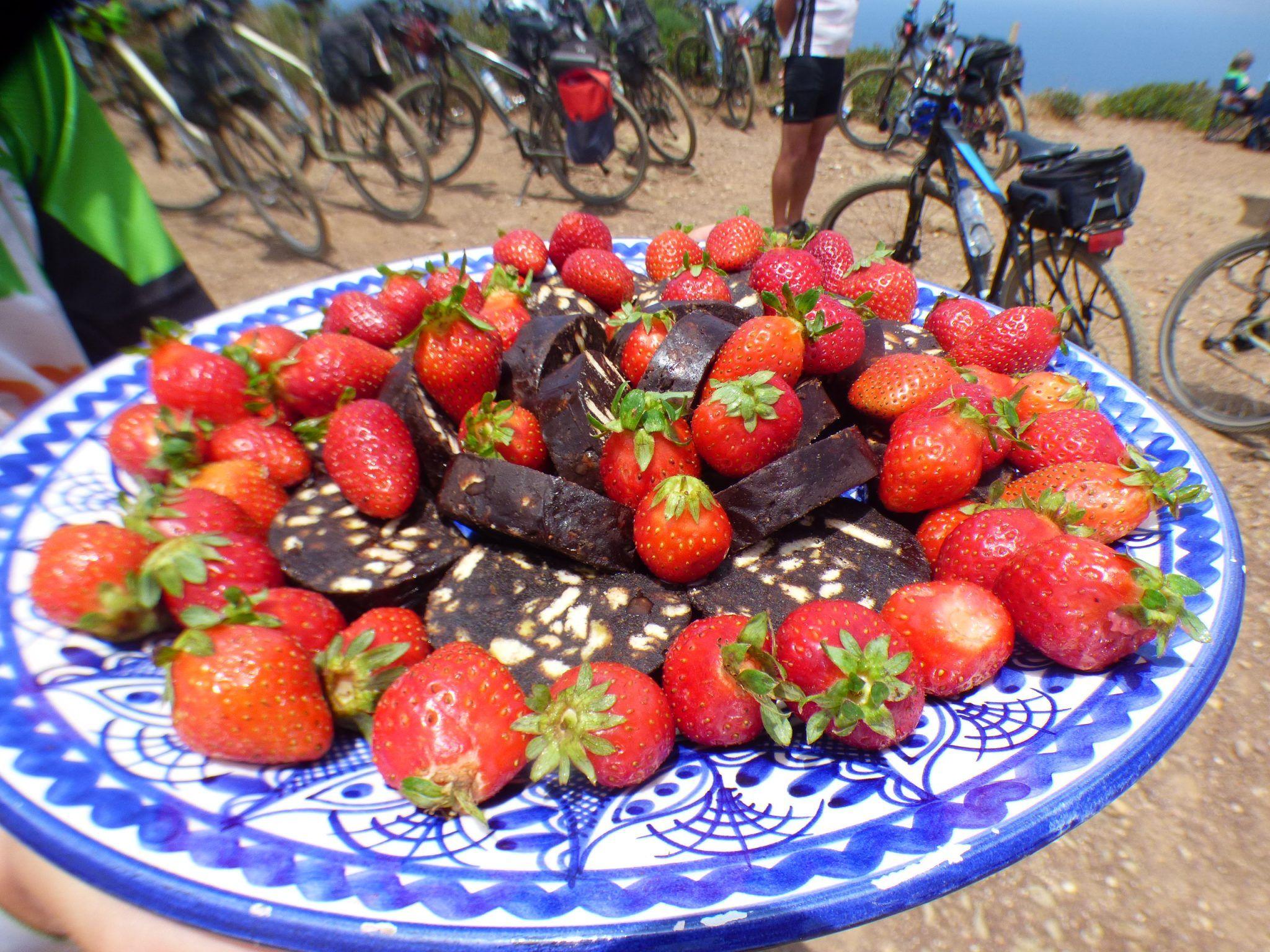 Wild Algarve - strawberries and chocolate