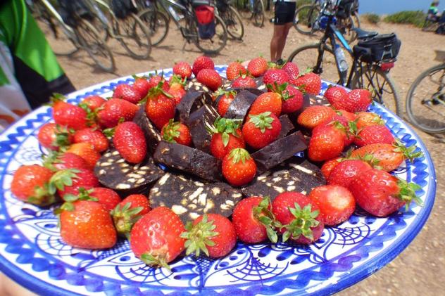 Wild Algarve - strawberries and chocolate