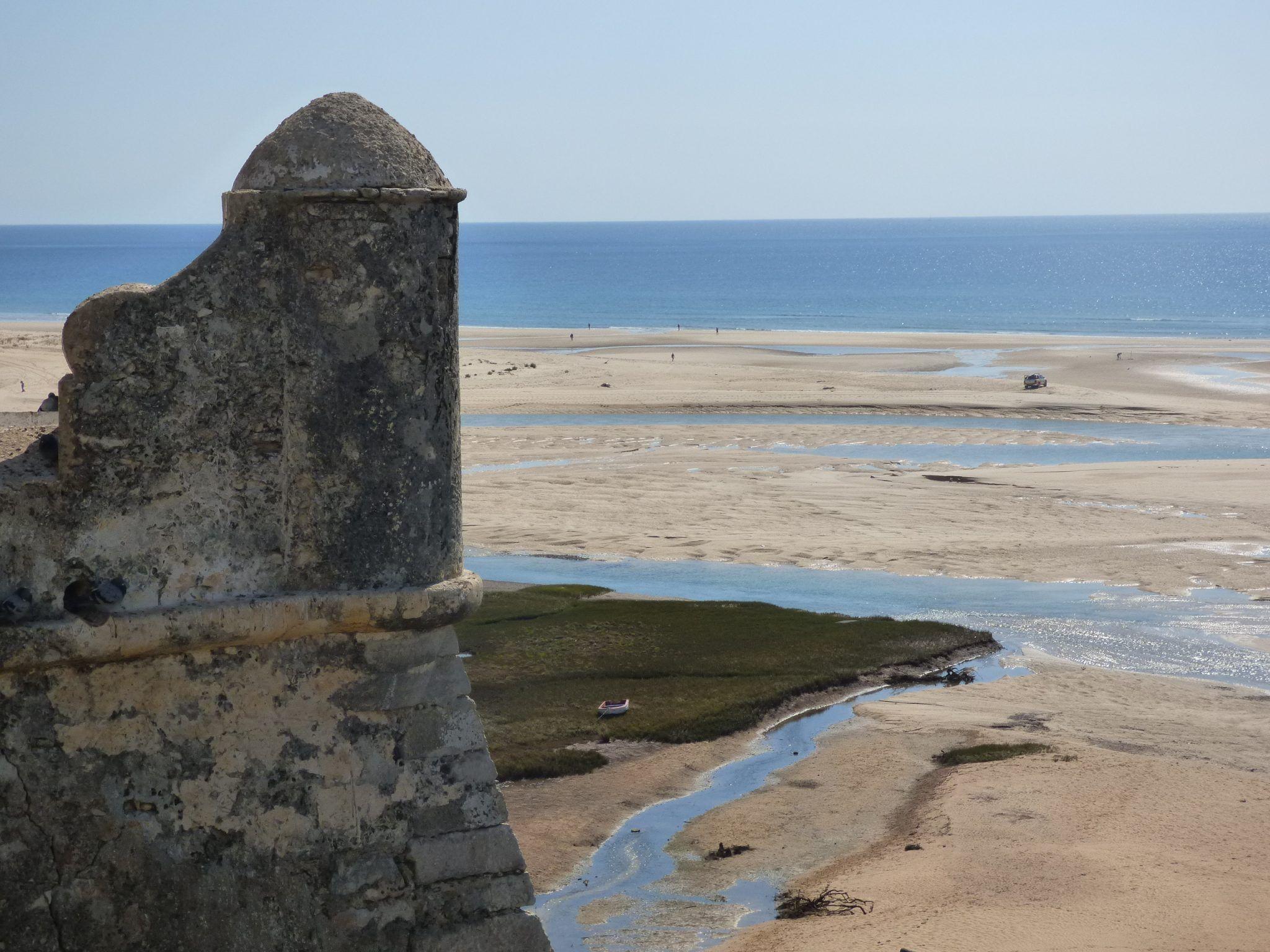 Wild Algarve - beach fort