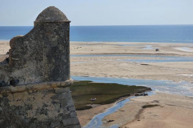 Wild Algarve - beach fort