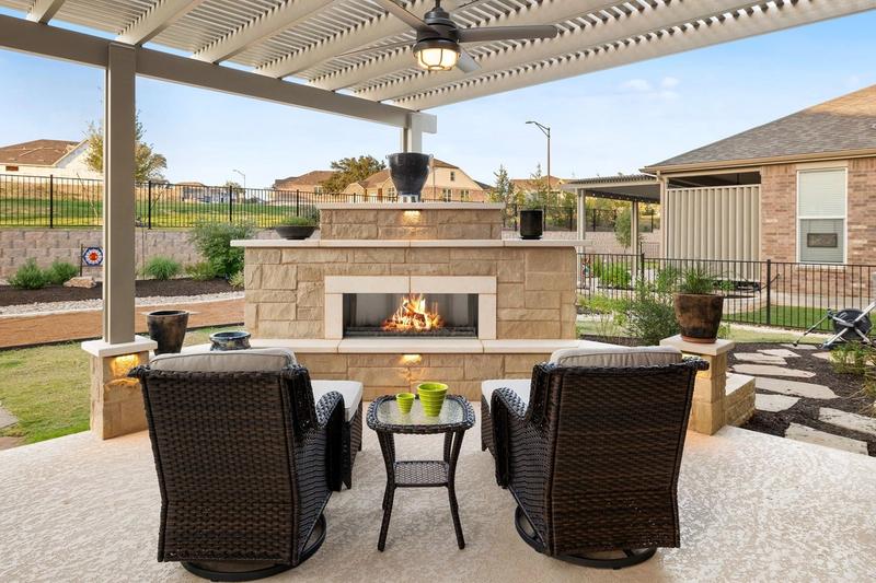 Elevate Your Winter Evenings: A Guide to Choosing the Perfect Fire Pit or Fireplace for Your Backyard