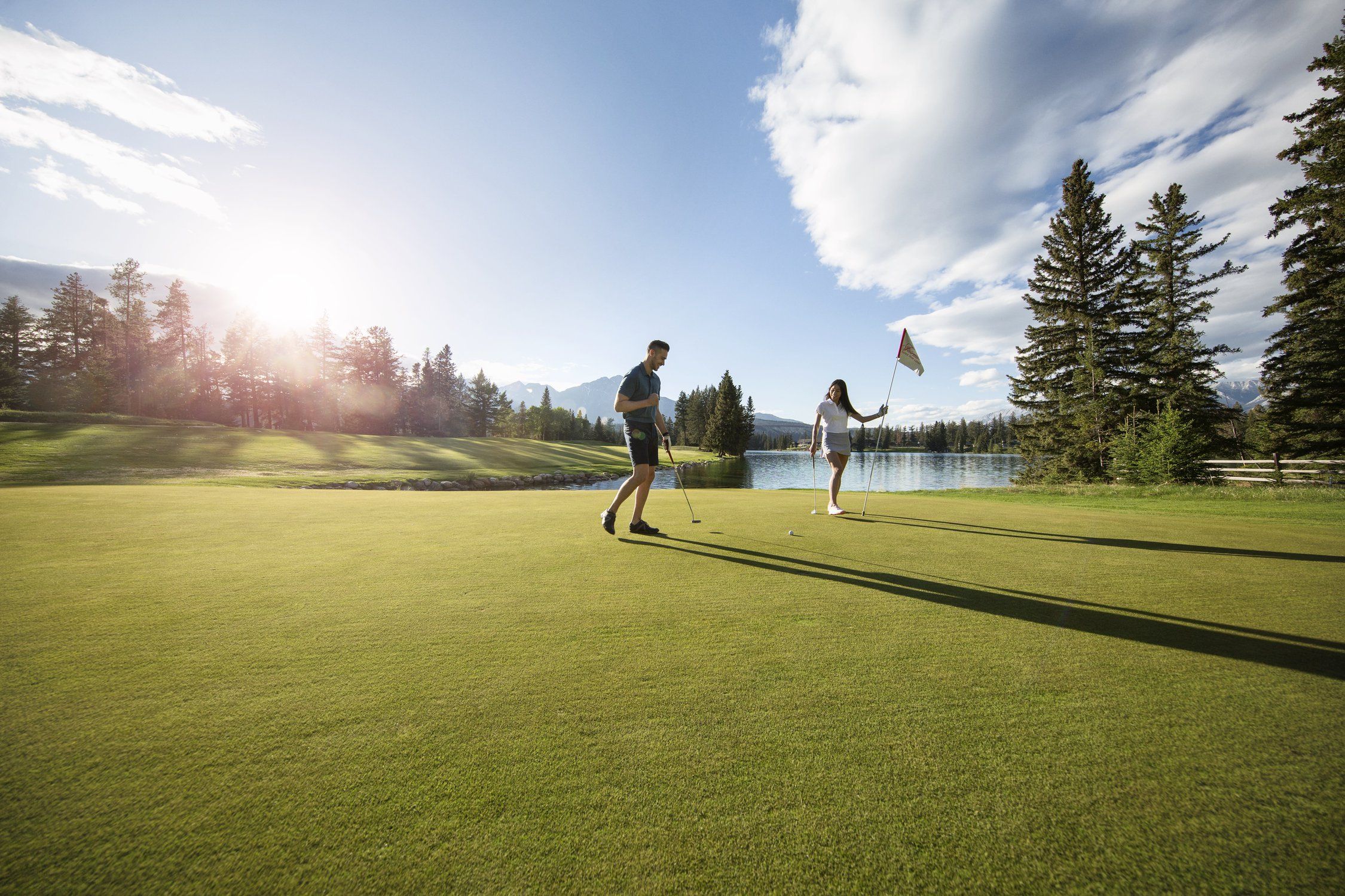 Fairmont Golf Course Roth and Ramburg / Travel Alberta