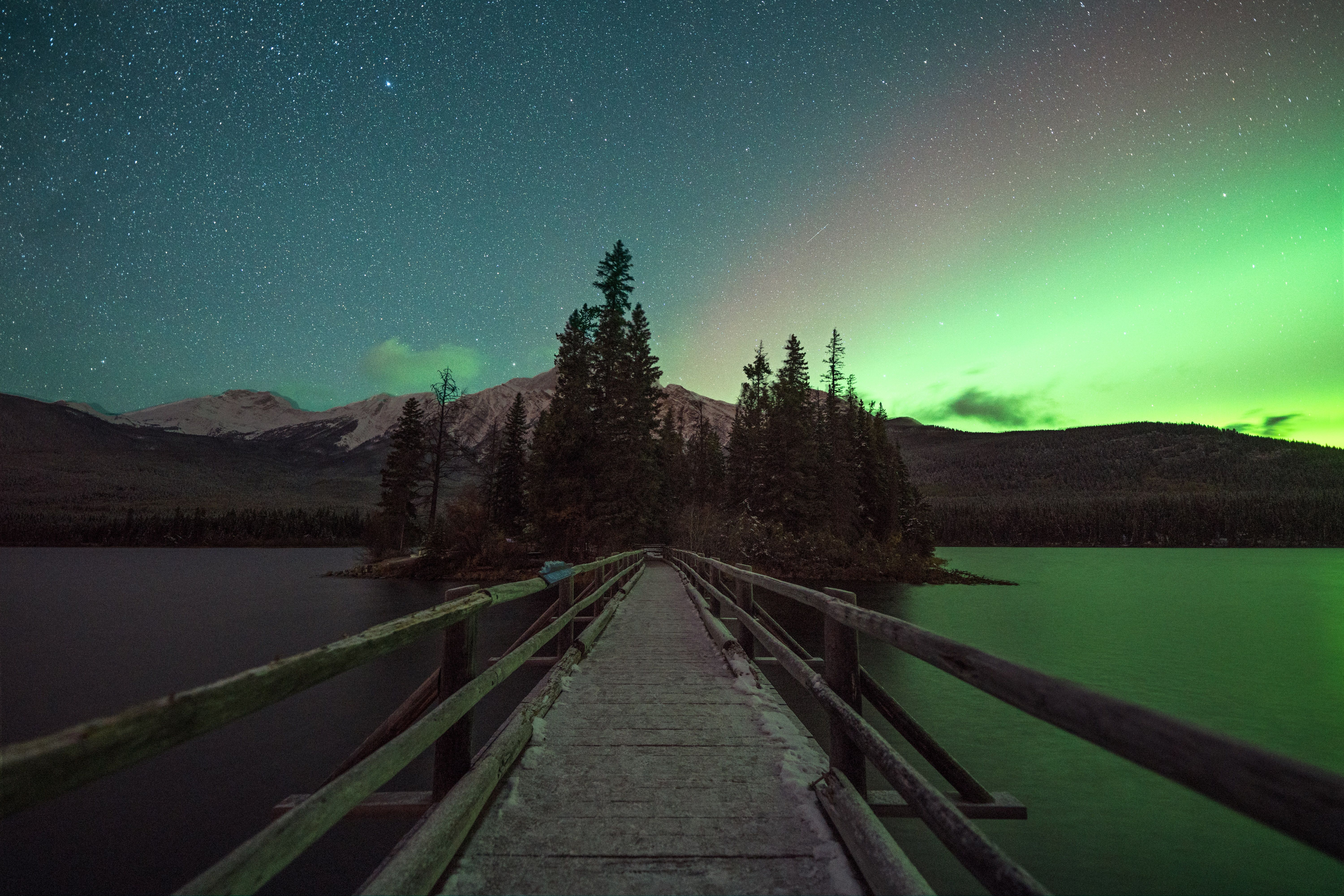 Pyramid Island Aurora Jack Fusco