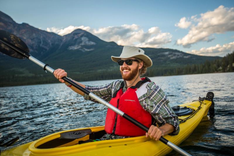 Kayaking Parks Canada/ Ben Morin