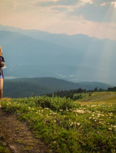 Hiking at Opal Hills Parks Canada/ Ben Morin