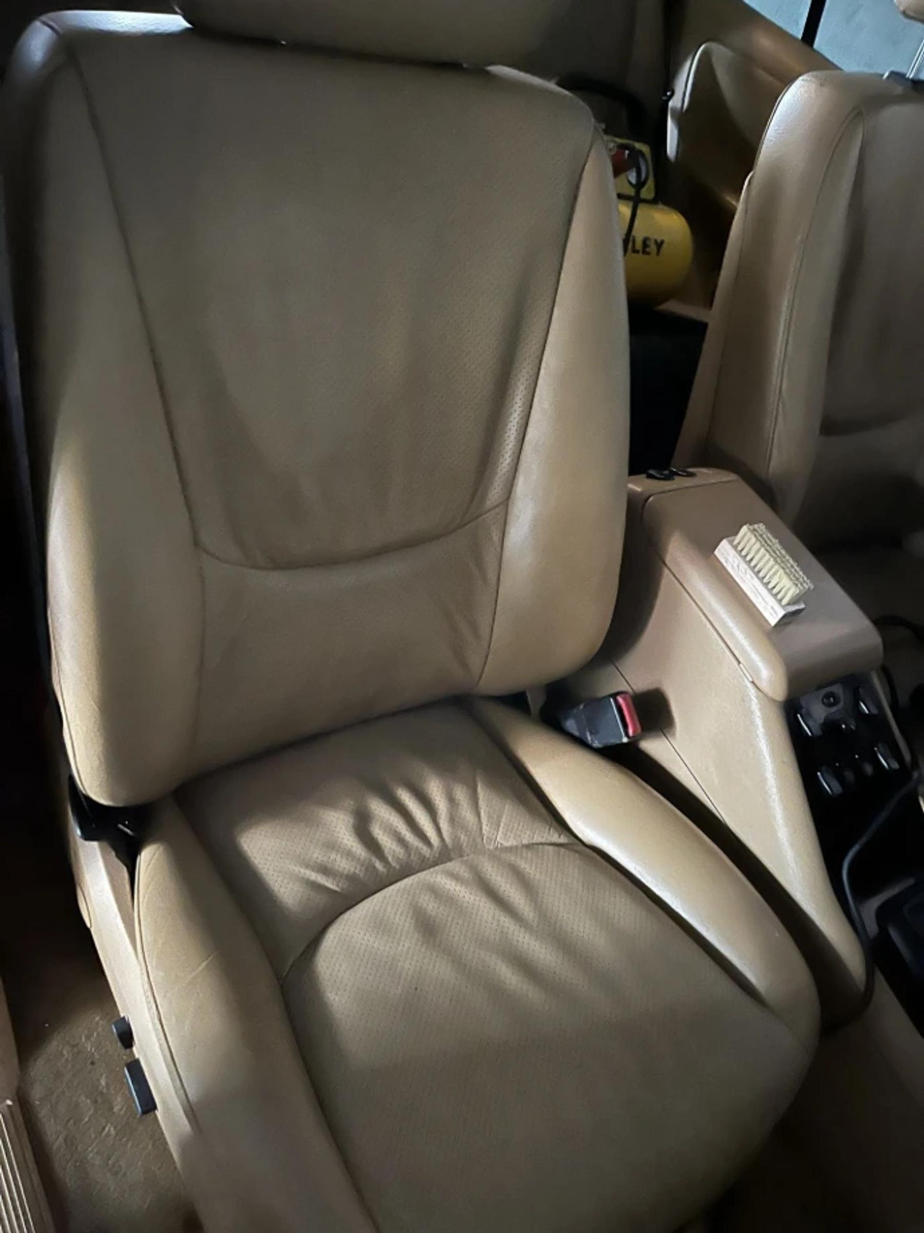 Mercedes Cuero Restaurado
