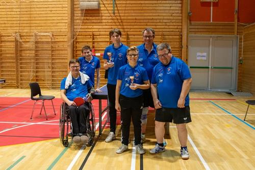 Spillere fra Bergen Handicapidrettslag etter en god dag i hallen med fine plasseringer til liten og stor