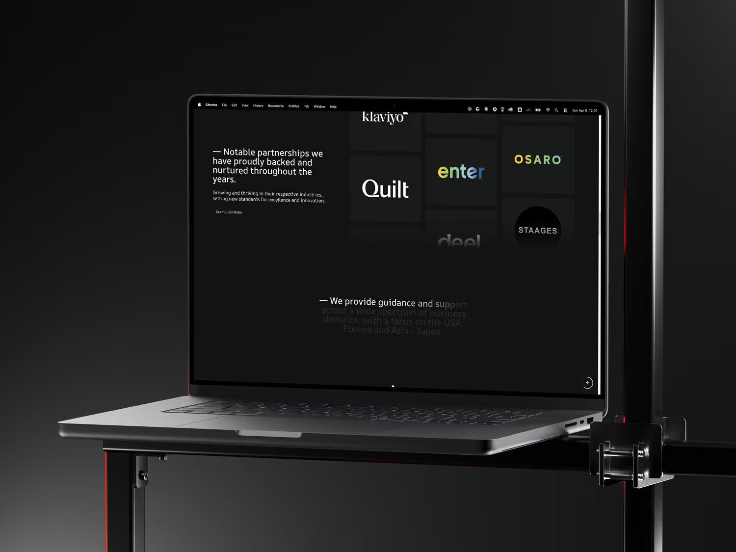 Section partenariats de W Ventures sur un MacBook, avec les logos Klaviyo, Quilt, Enter et Osaro