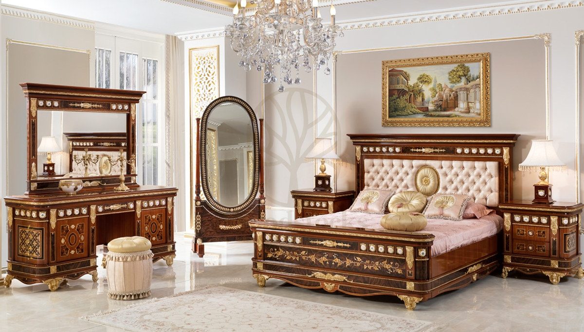 Royal Dormena Bronze Hand Carved Teak King Size Bed II, Saharanpur, King Size Bed