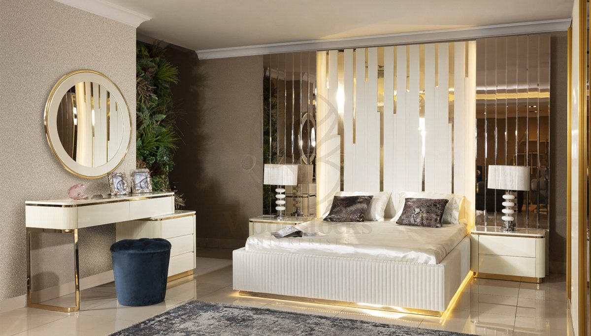 Luxury Delhi Handcrafted Teak King Size Bed, Saharanpur, view 2