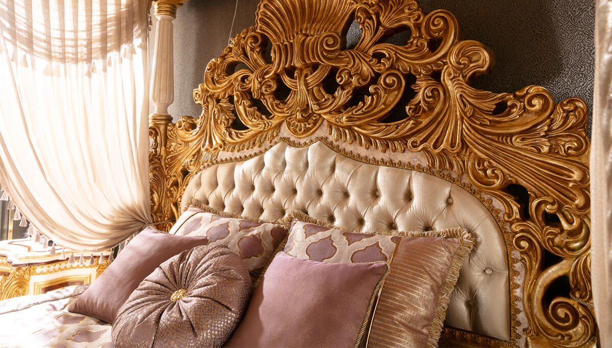 Royal Martinik Gold Leaf Hand Carved Teak King Size Bed, Saharanpur, view 8
