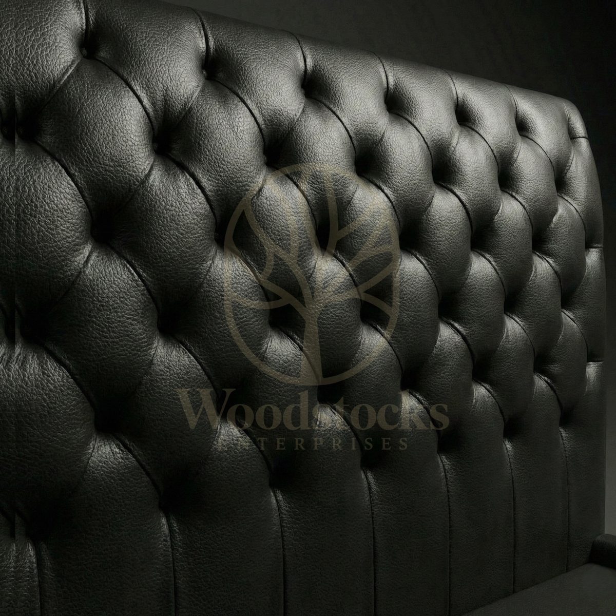 Luxury Teak St. James’s Chesterfield Leather Bed, Saharanpur, view 3