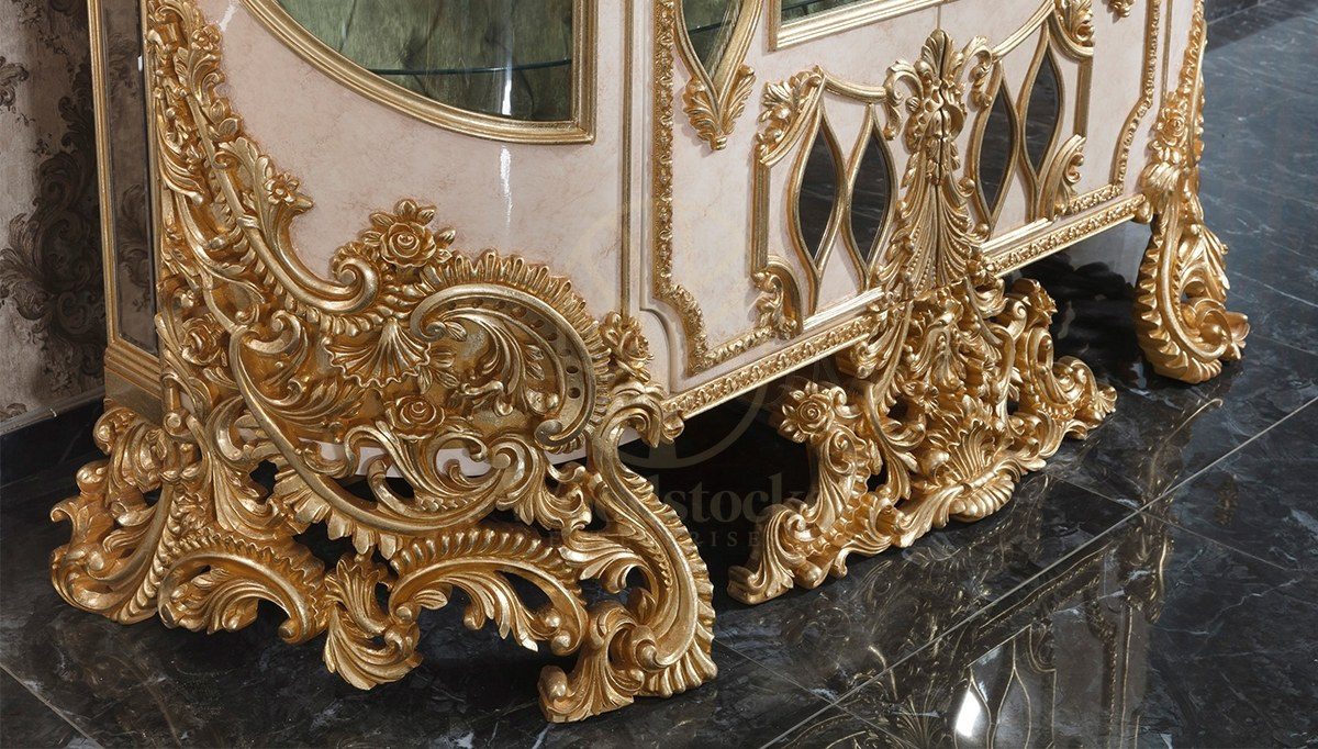 Royal Ayasofya Hand Carved Teak Crockery Cabinet, Saharanpur, view 3