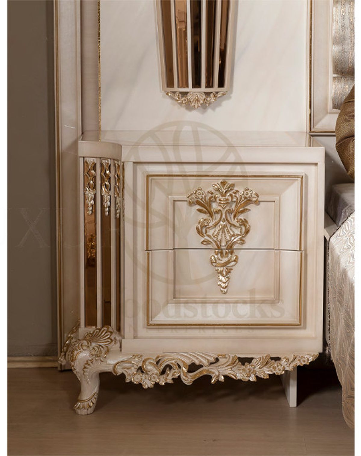 Royal Vitton White Hand Carved Teak King Size Bed, Saharanpur, view 4