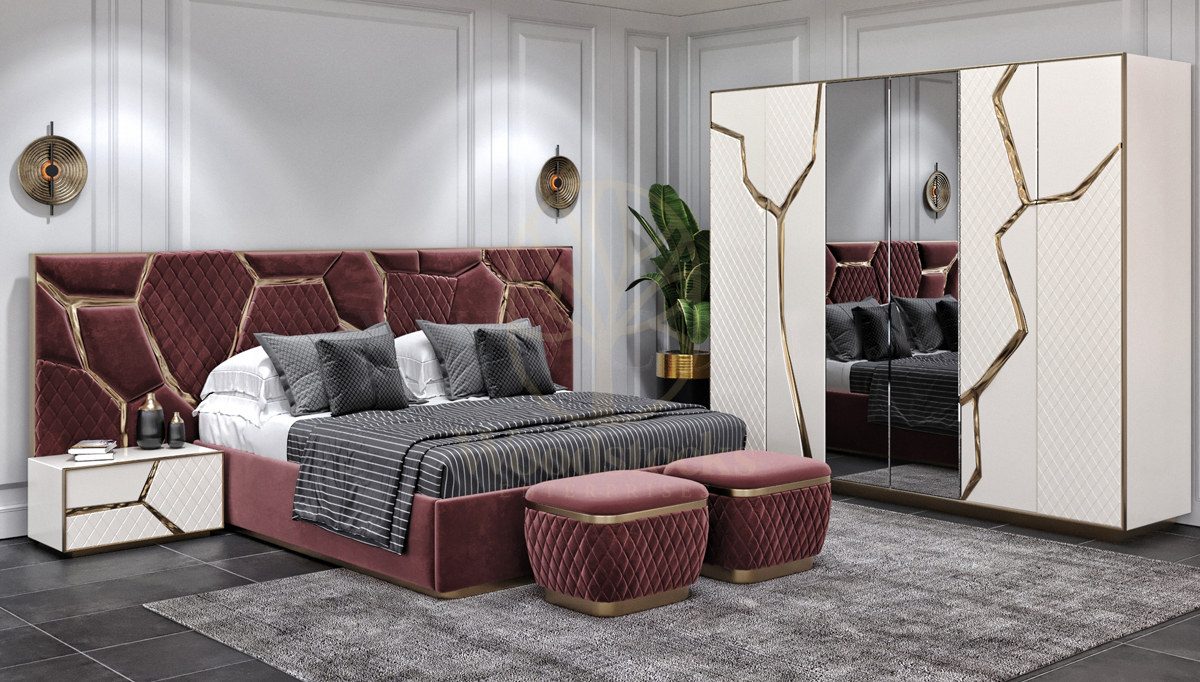 Luxury Bentley Handcrafted Teak King Size Bed, Saharanpur, view 4