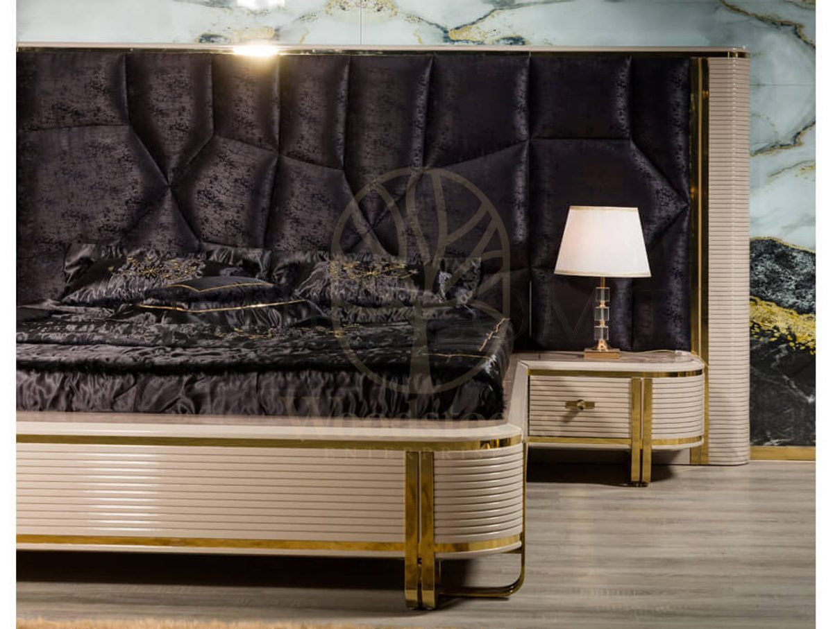 Luxury Melodika Handcrafted Teak King Size Bed, Saharanpur, view 4