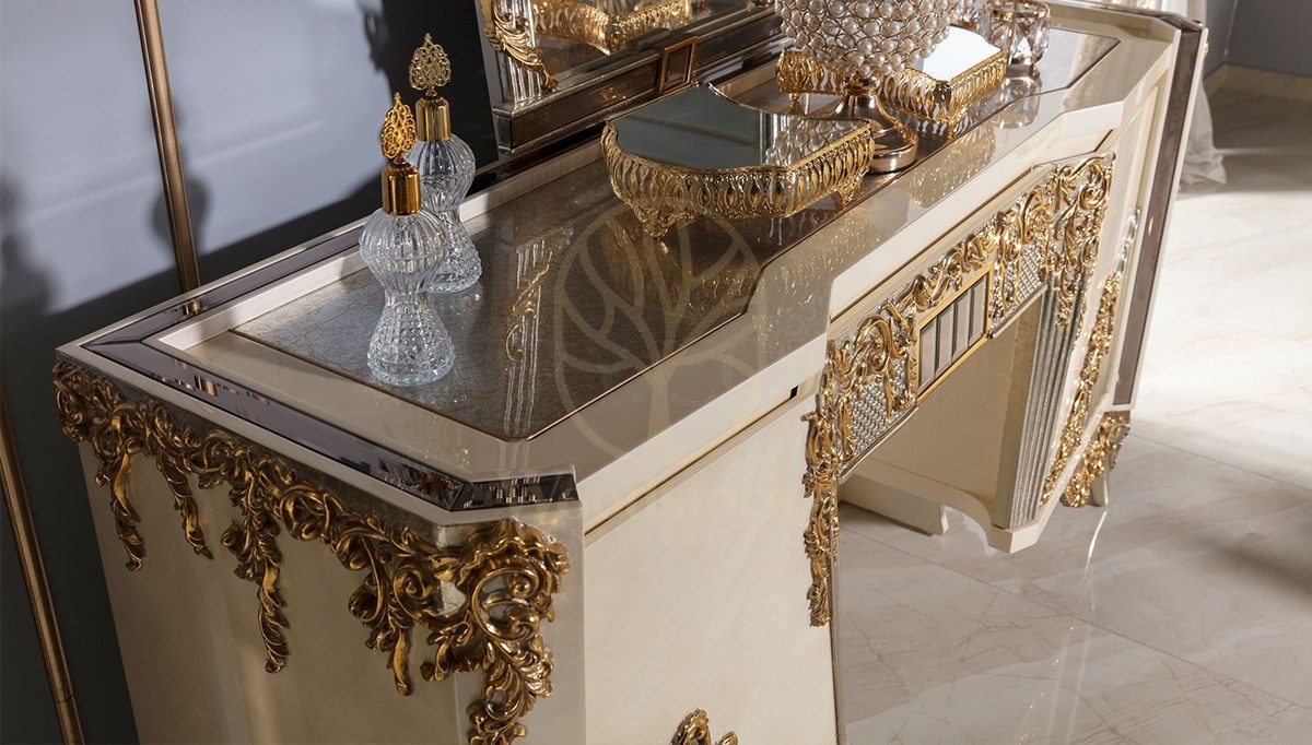 Royal Hanedan Hand Carved Teak King Size Bed, Saharanpur, view 6