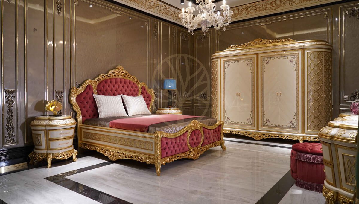 Royal Sultanahmet Gold Leaf Hand Carved Teak King Size Bed, Saharanpur, view 5