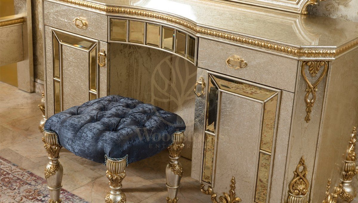 Royal Basbug Hand Carved Teak King Size Bed II, Saharanpur, view 3