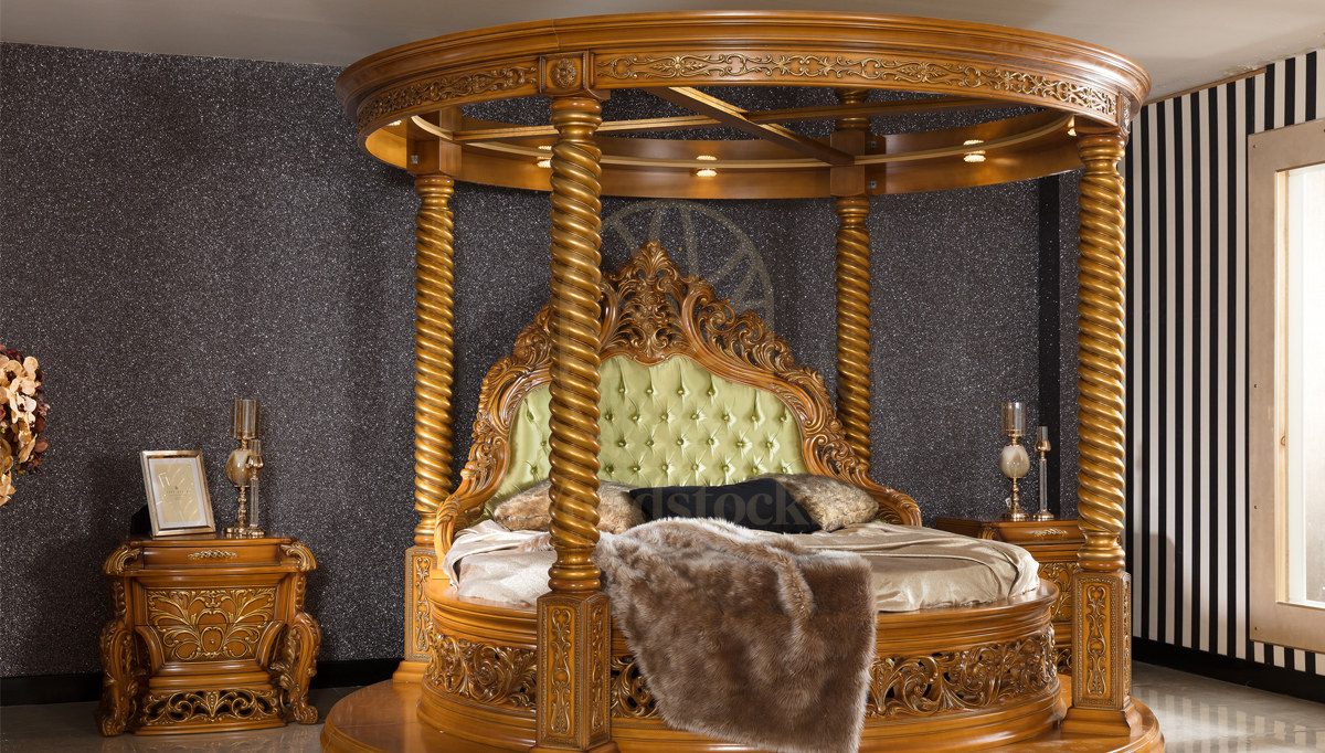 Royal Sultanzade Walnut Hand Carved Teak King Size Bed, Saharanpur, view 3