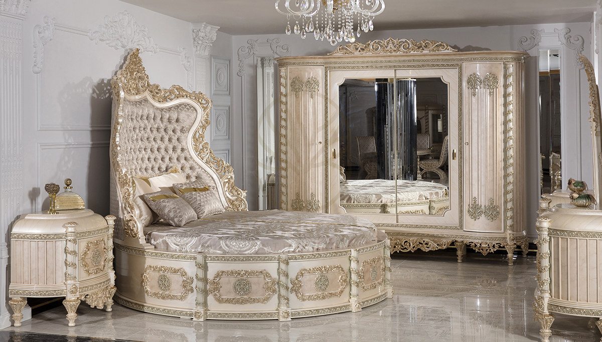 Royal Mazender Hand Carved Teak King Size Bed II, Saharanpur, Round Bed