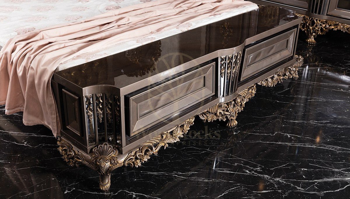 Royal Vitton Hand Carved Teak King Size Bed, Saharanpur, view 8