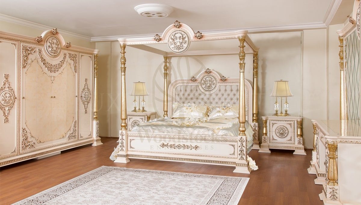 Royal Saheste Cream Hand Carved Teak King Size Bed, Saharanpur, view 4
