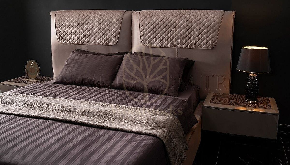 Luxury Next Handcrafted Teak King Size Bed, Saharanpur, view 3