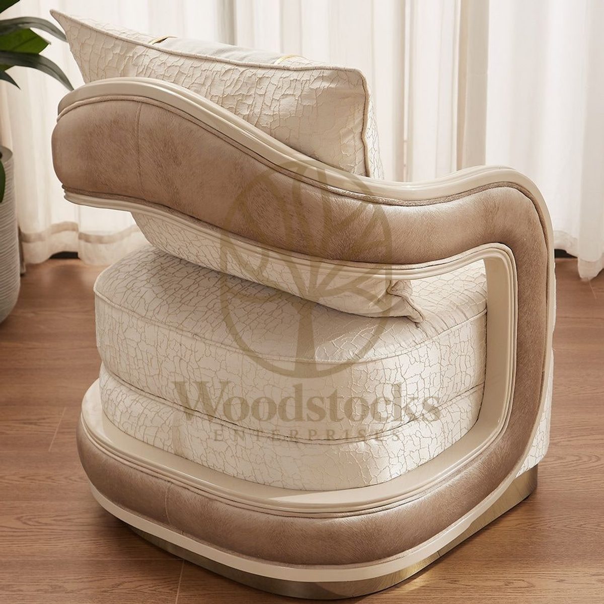 Teak Luxury Living Room Chair II, alternate view