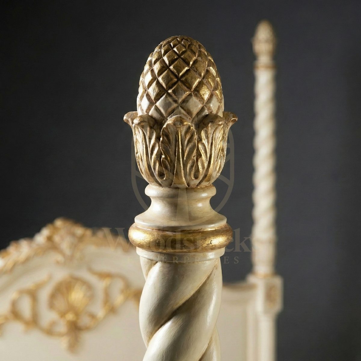 Royal Hand Carved Teak Château de Chantilly Four Poster Bed, Saharanpur, view 7