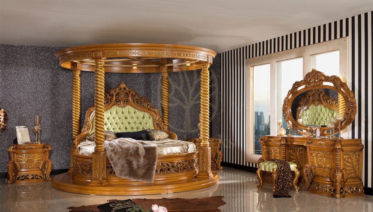 Royal Sultanzade Walnut Hand Carved Teak King Size Bed, Saharanpur, view 5