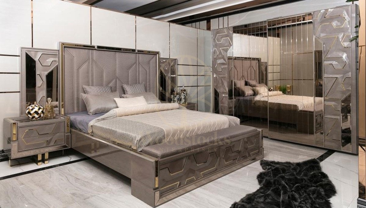 Luxury Gustora Handcrafted Teak King Size Bed, Saharanpur, King Size Bed
