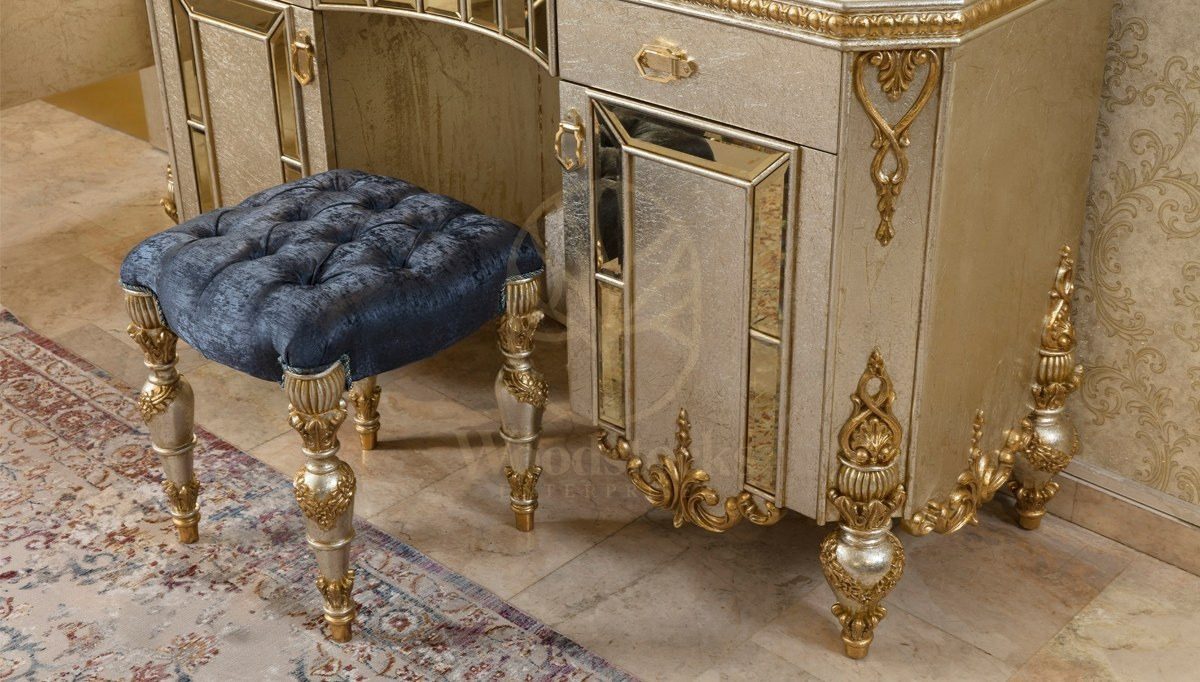 Royal Basbug Hand Carved Teak King Size Bed II, Saharanpur, view 10