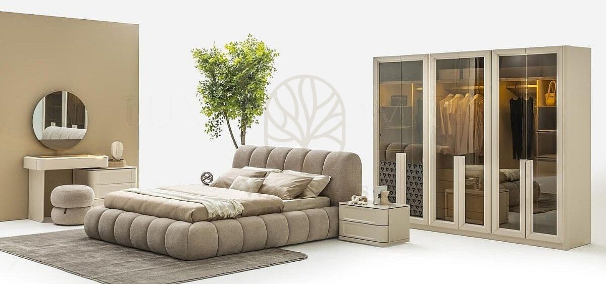 Luxury Sorelia Handcrafted Teak King Size Bed, Saharanpur, view 2
