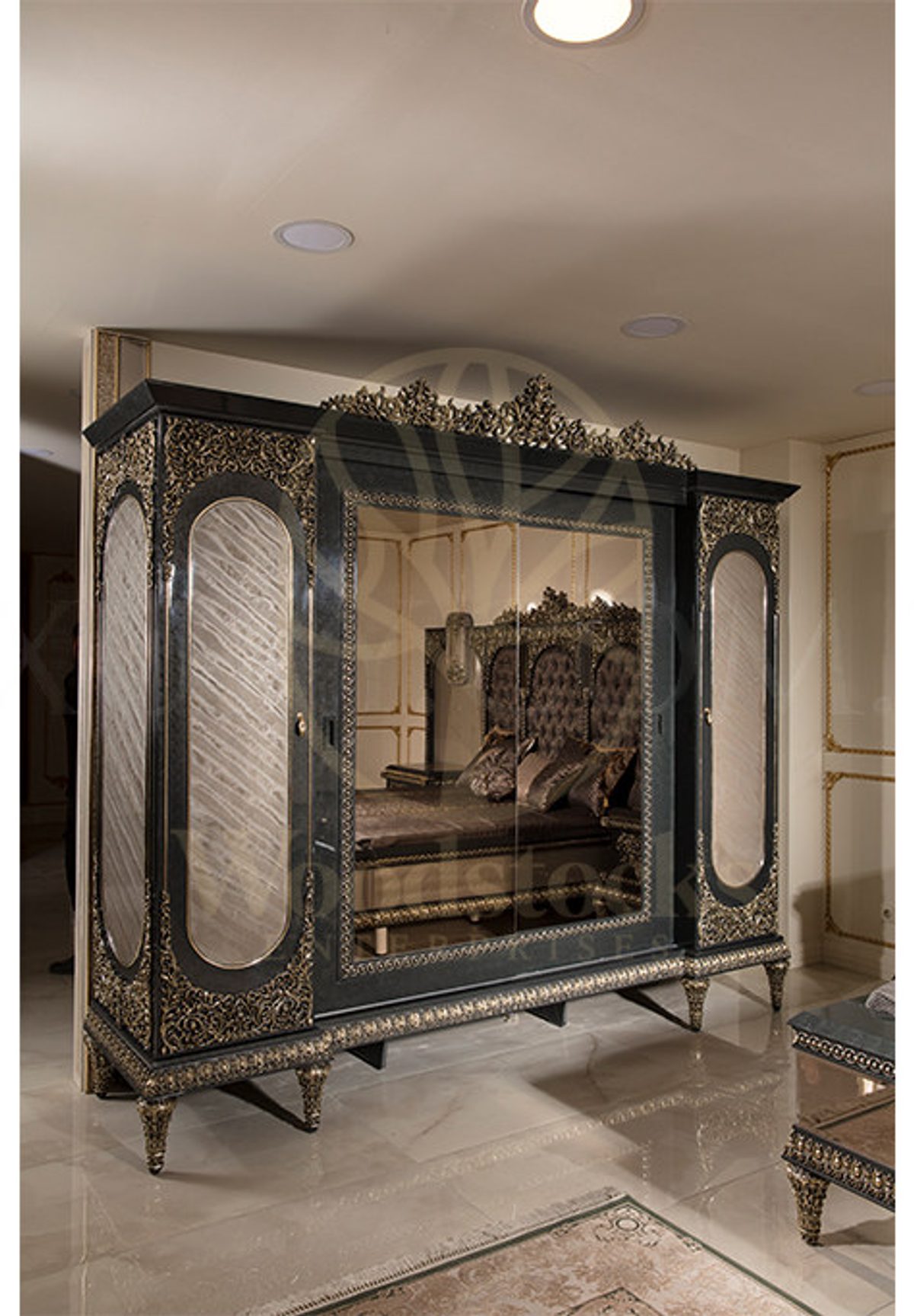 Royal Kraft Black Hand Carved Teak King Size Bed, Saharanpur, view 5