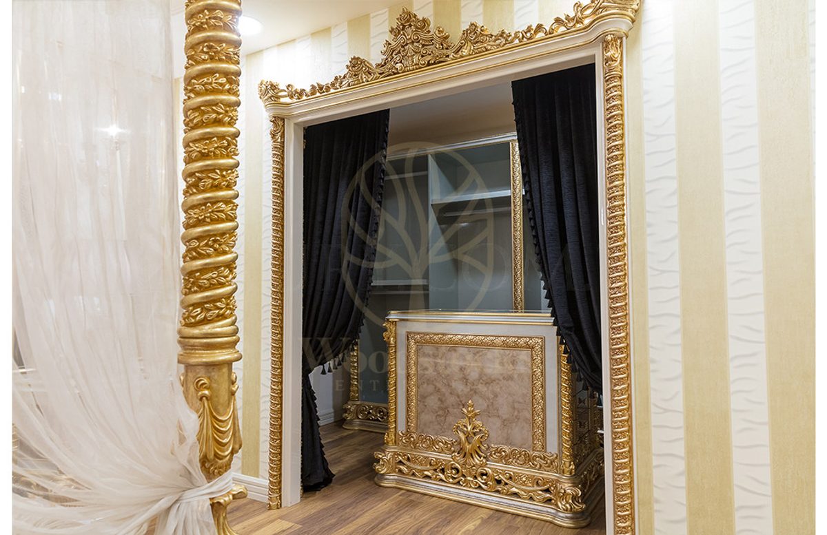 Royal Esvatini Hand Carved Teak Four Poster Bed, Saharanpur, view 4