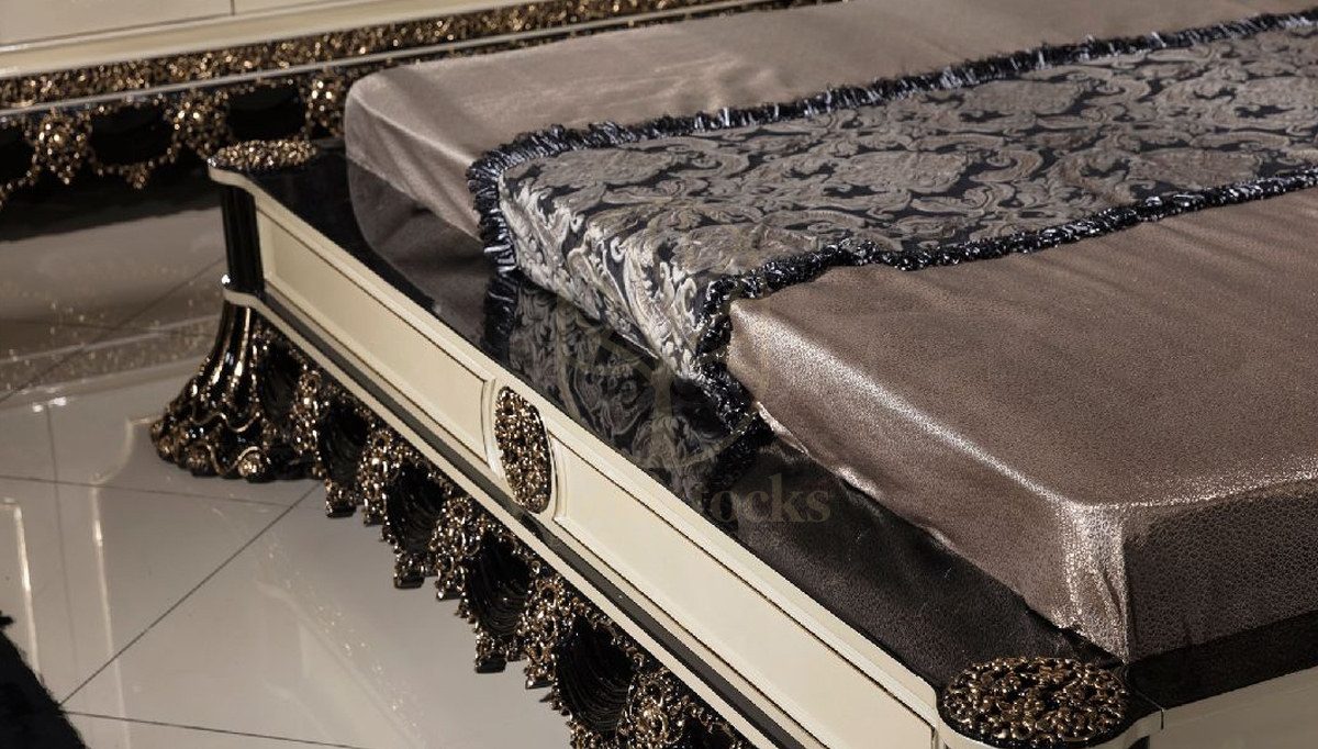 Royal Cape Hand Carved Teak King Size Bed, Saharanpur, view 6