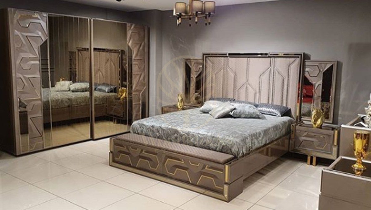 Luxury Gustora Handcrafted Teak King Size Bed, Saharanpur, view 7