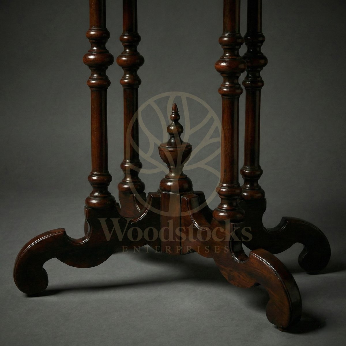 Royal Hand Carved Teak English Victorian Scallop-Top Pedestal Table, Saharanpur, view 3