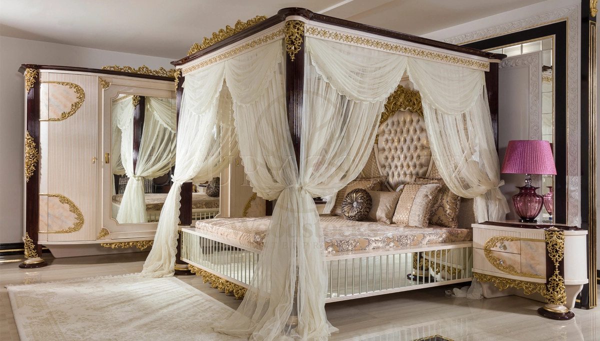 Royal Beril Hand Carved Teak Four Poster Bed, Saharanpur, Four Poster Bed
