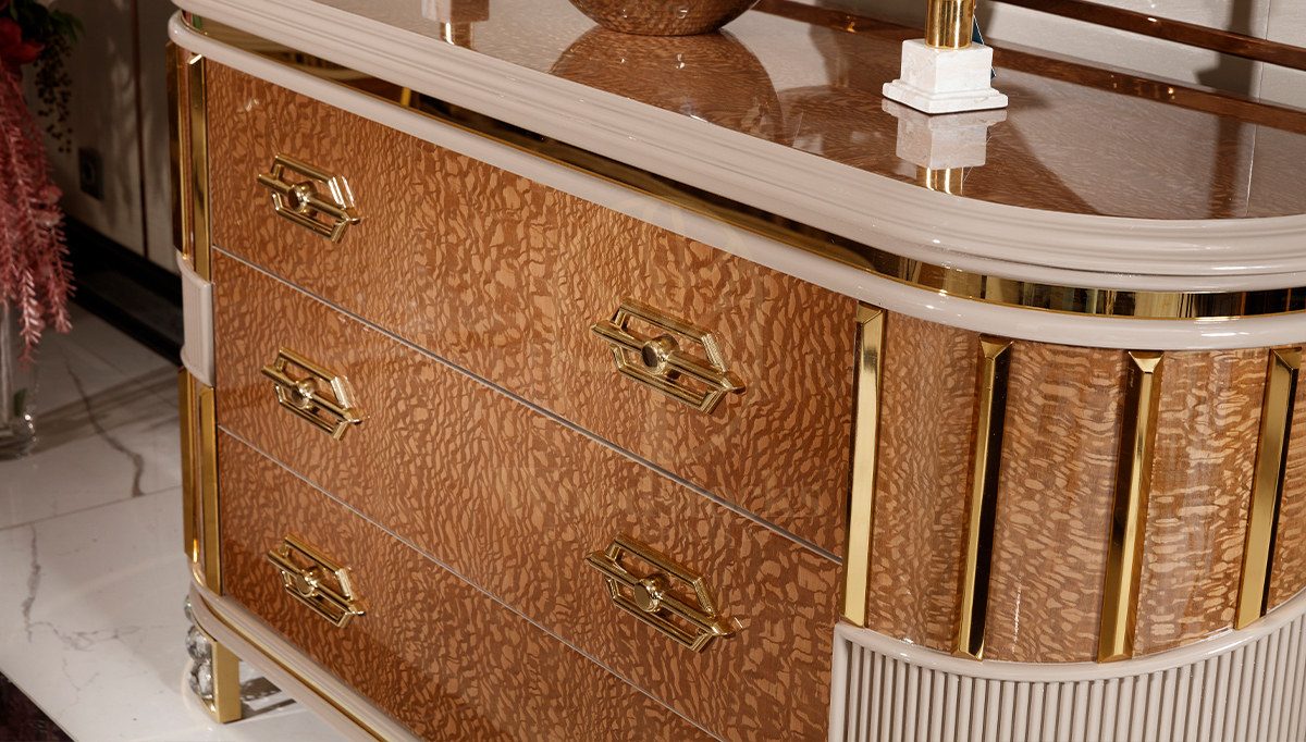 Luxury Mesina Handcrafted Teak King Size Bed, Saharanpur, view 8