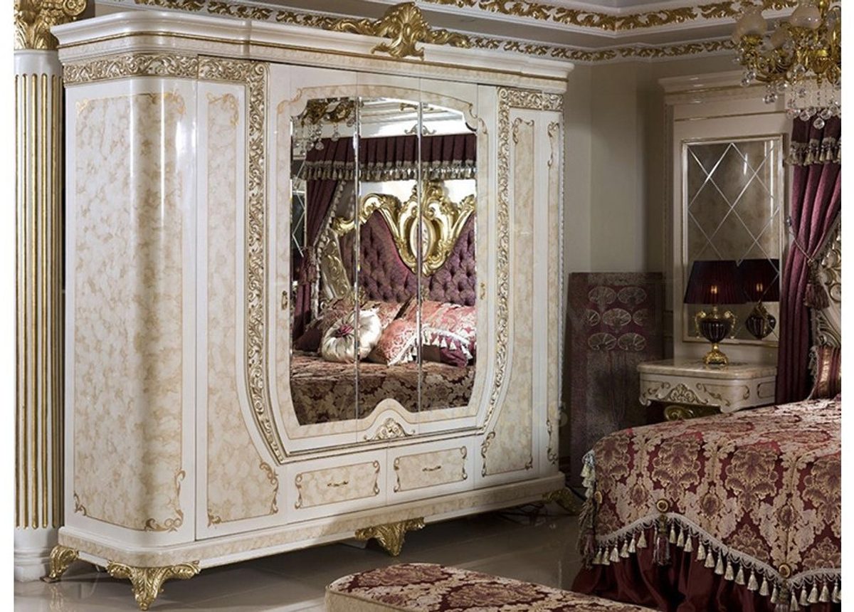 Royal Safir Cream Hand Carved Teak King Size Bed, Saharanpur, view 3
