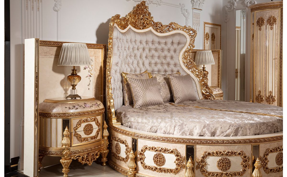 Royal Mazender Hand Carved Teak King Size Bed, Saharanpur, view 3