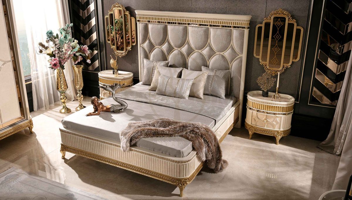 Royal Jersey Chesterfield Hand Carved Teak King Size Bed, Saharanpur, view 2