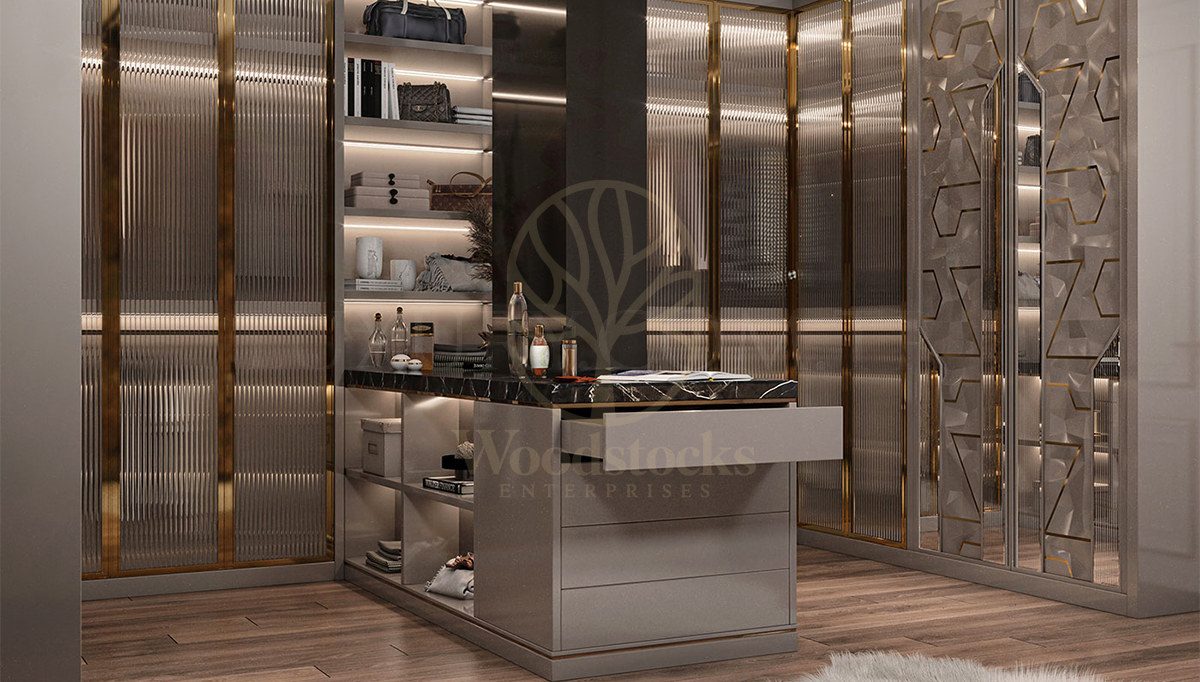 Luxury Gustora Handcrafted Teak Walk-in Wardrobe, Saharanpur, Almirah Wardrobe