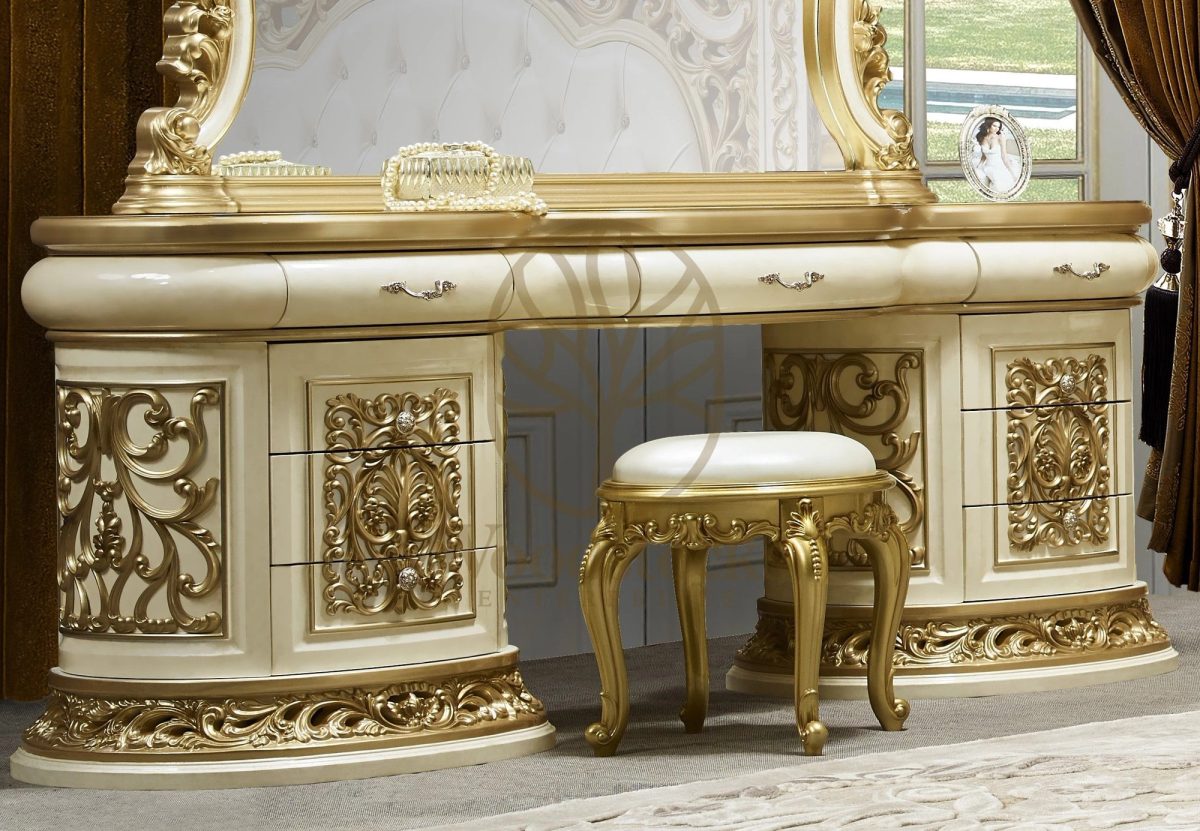 Teak Hand-Carved Gold 5-Piece King Size Bed, view 4