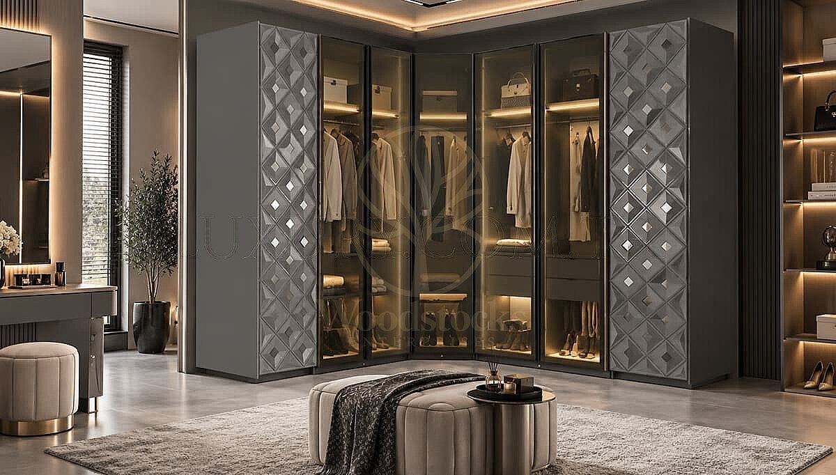 Luxury Linora Handcrafted Teak Walk-in Wardrobe, Saharanpur, Almirah Wardrobe